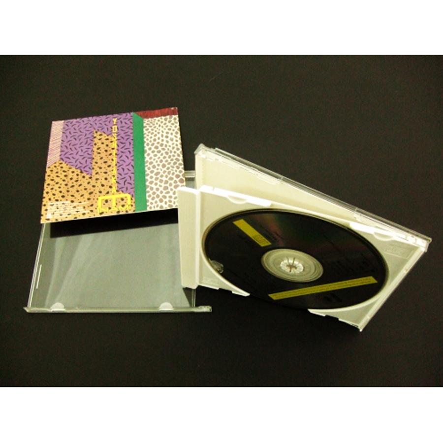 付属品もまとめて保管 「音楽CDコンパクト収納ソフトケース」 CD・DVDケースCDトレイを左端から外していきます。